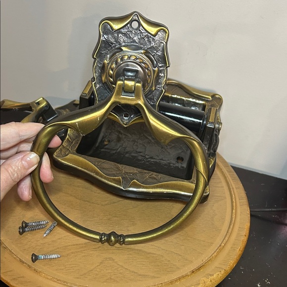 Vintage ornate metal bathroom hardware set toilet paper holder towel rings 1972 - Picture 4 of 9